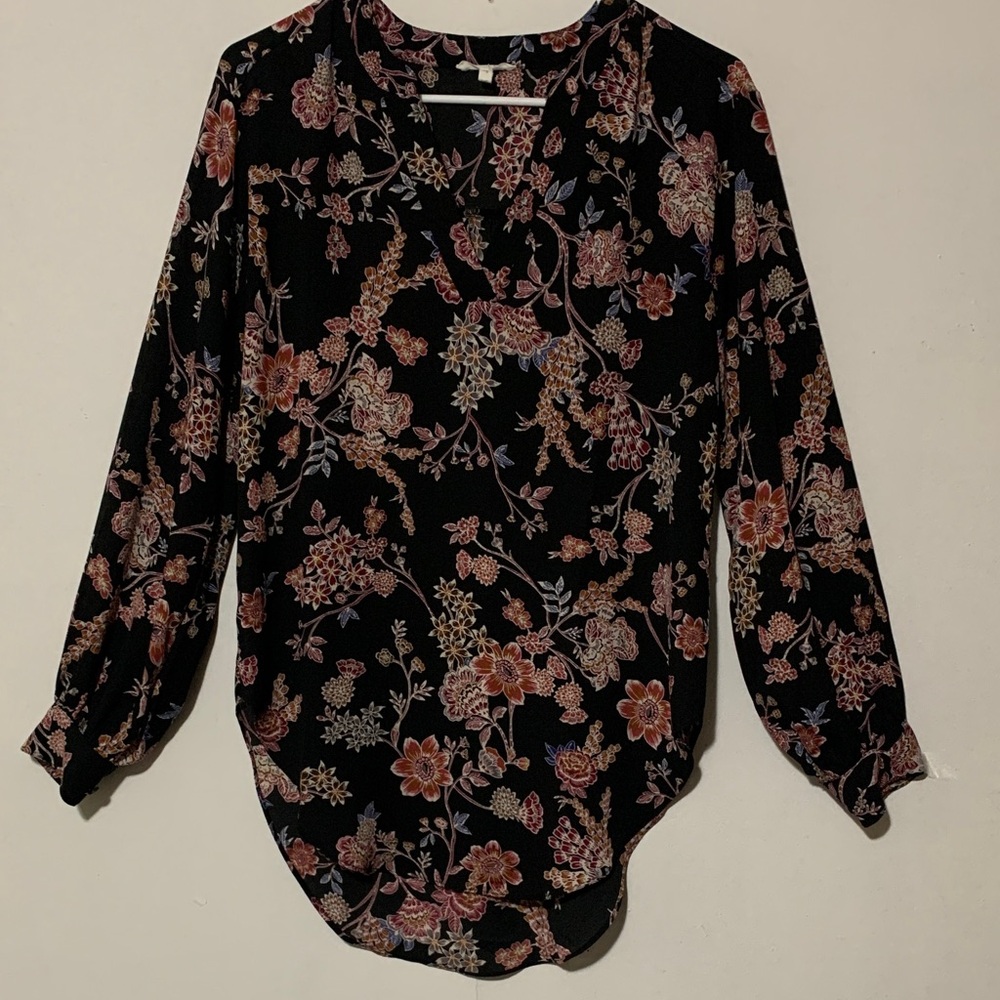 Maurices Black Floral Tunic Blouse